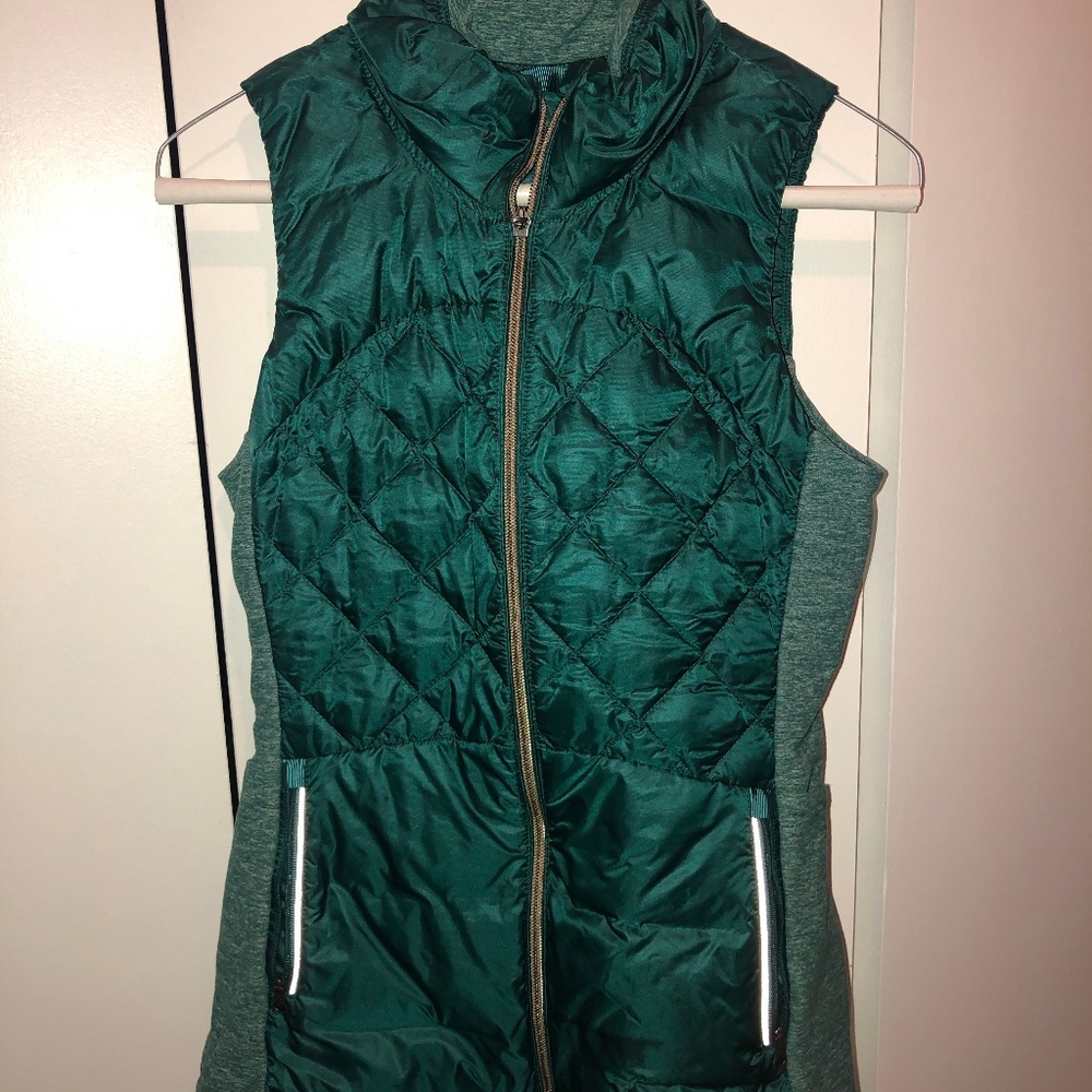 NWOT green lululemon vest
